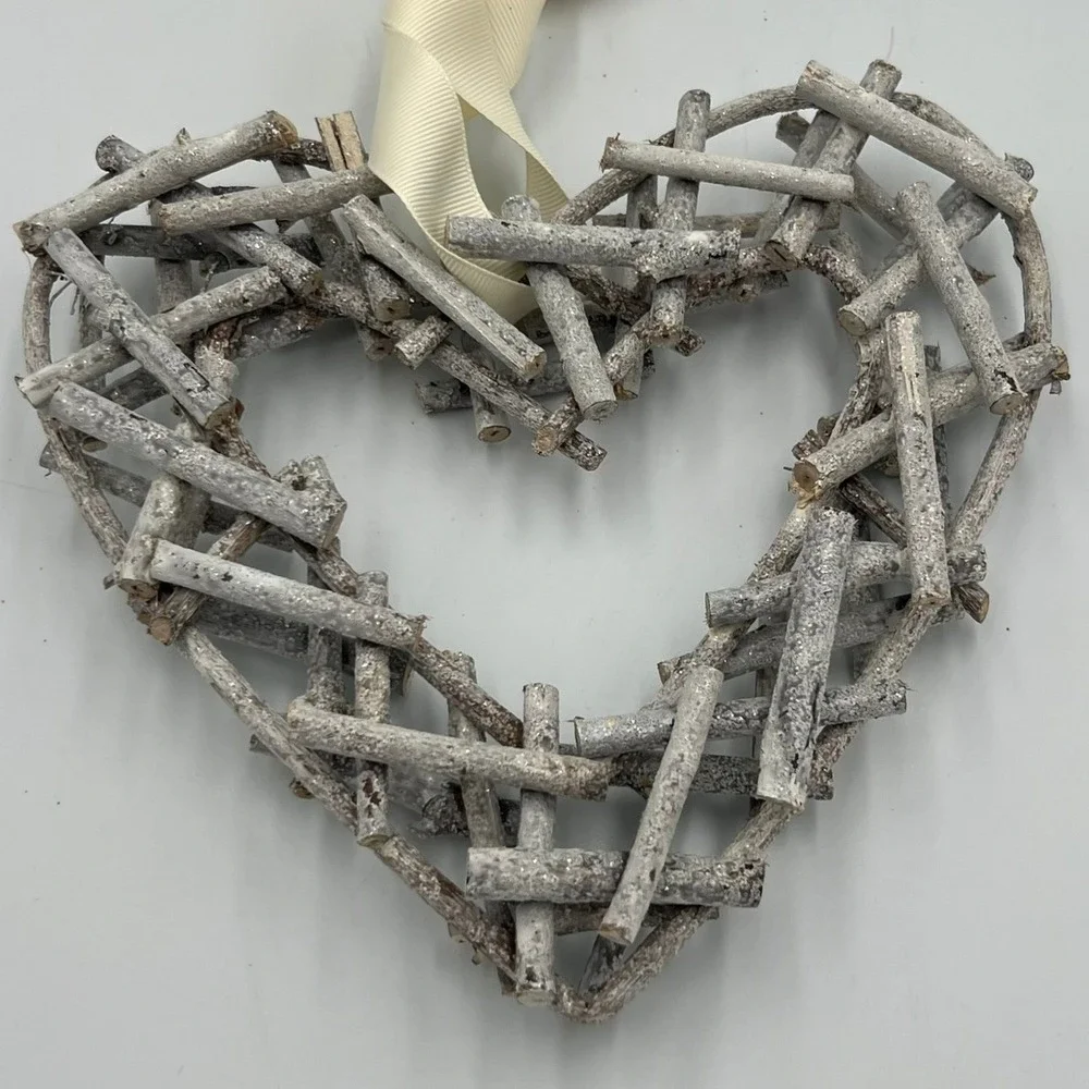 Heart Twig Wreath Home Decor OS Grey NWOT Rustic Glitter Accent